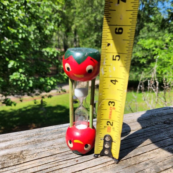 Vintage Hand-Painted Anthopormortic Strawberry/ Tomato Sand Timer Egg Timer - Picture 2 of 9